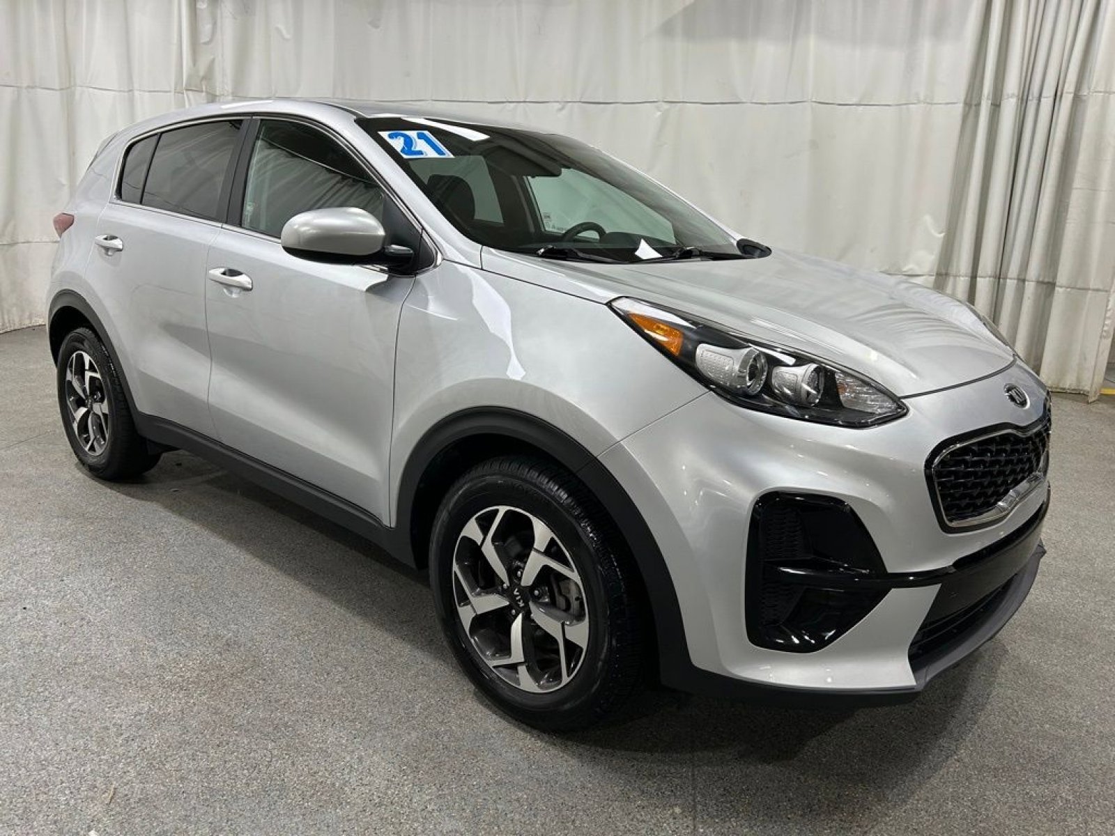 Used 2021 Kia Sportage LX FWD image 2
