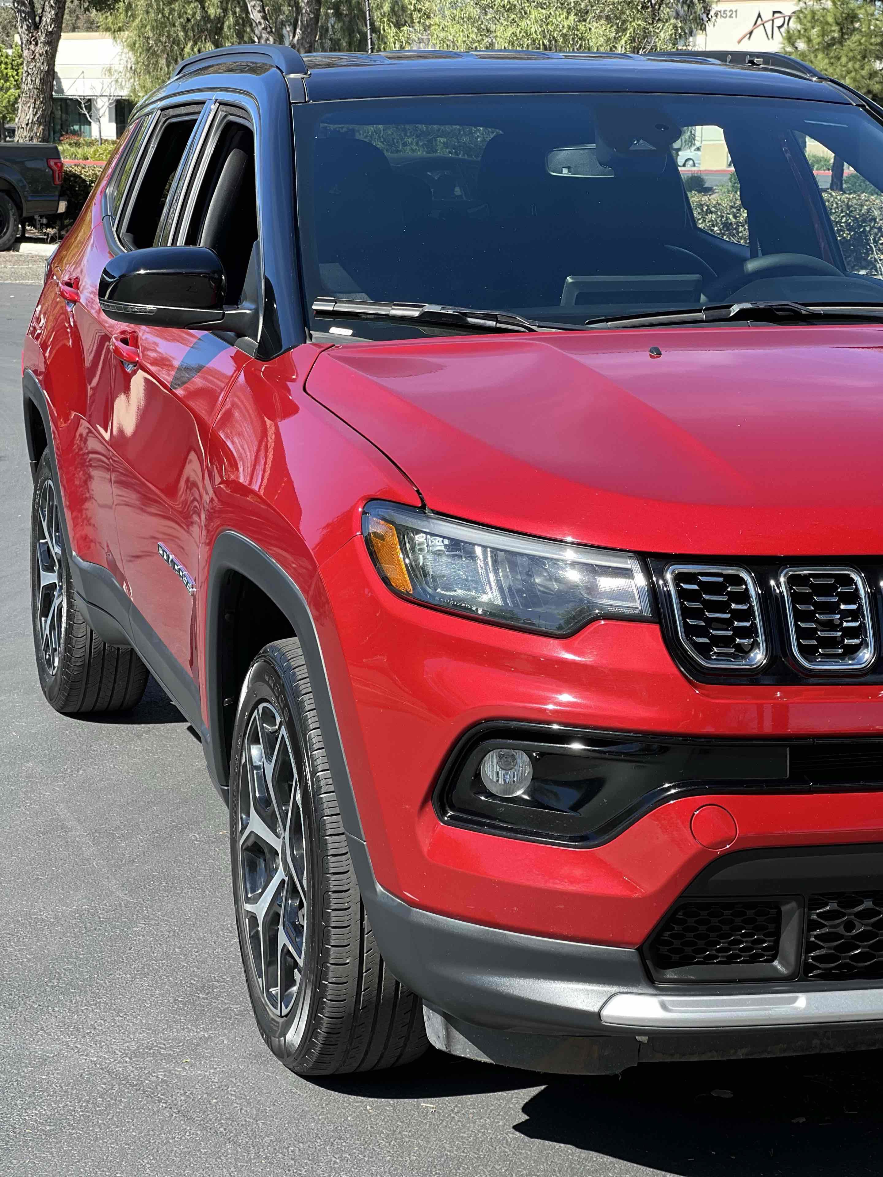 Used 2025 Jeep Compass Limited image 49