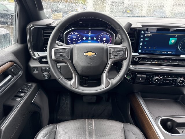 Used 2024 Chevrolet Silverado 3500 High Country w/ High Country Premium Package AWD/4WD image 14