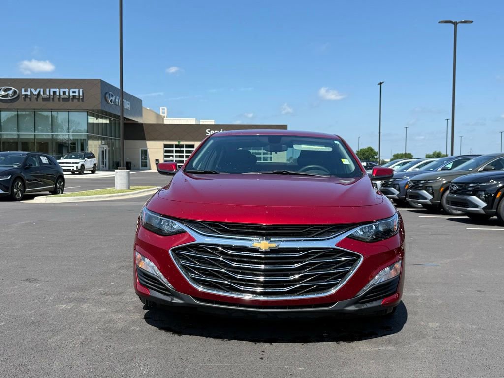 Used 2022 Chevrolet Malibu LT FWD image 2