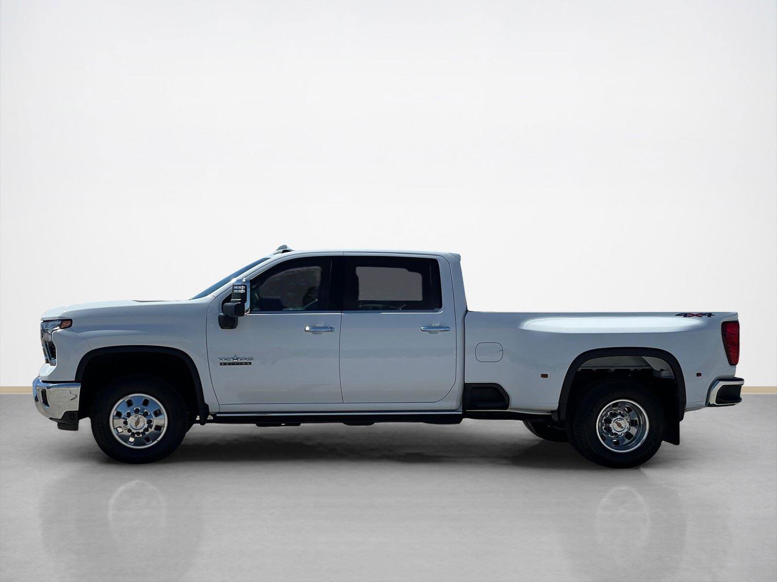 Used 2025 Chevrolet Silverado 3500 LTZ w/ LTZ Texas Edition image 4