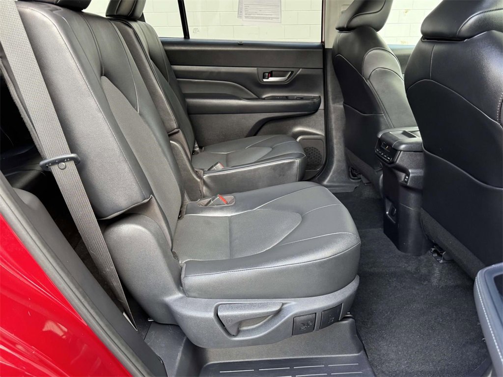 Used 2024 Toyota Grand Highlander XLE image 15