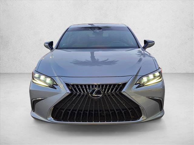 Used 2023 Lexus ES 300h Ultra Luxury w/ Accessory Package (Z1) FWD video 2