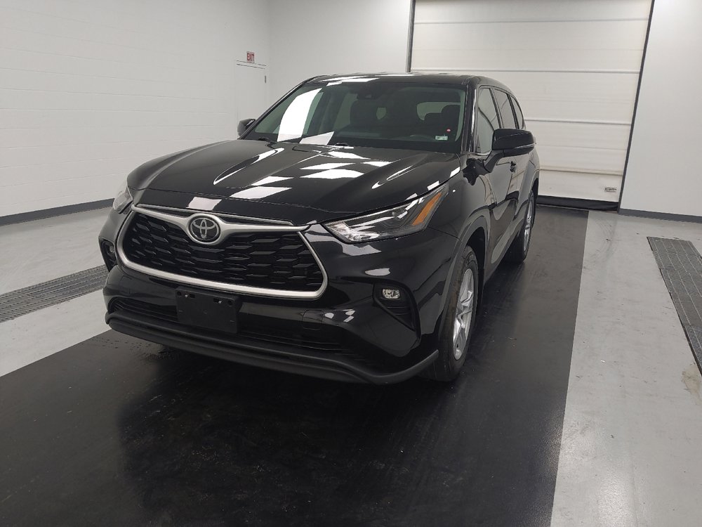 Used 2022 Toyota Highlander LE image 15
