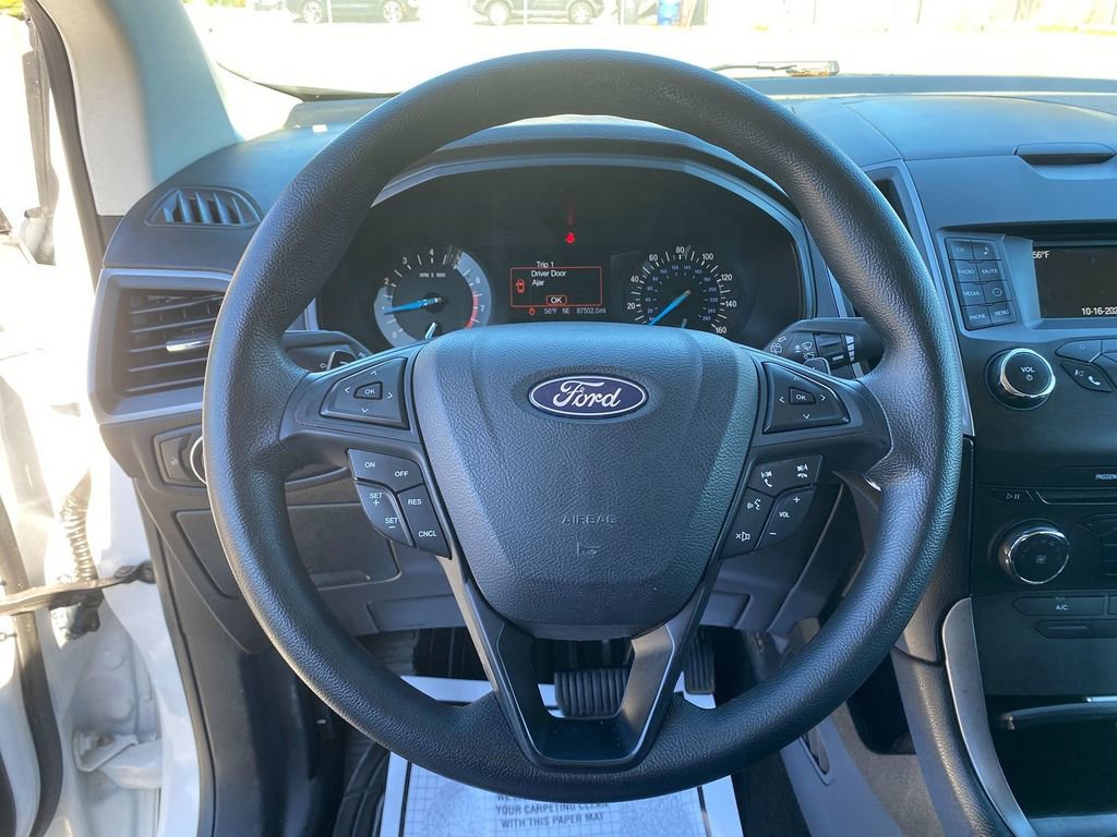 Used 2018 Ford Edge SE image 15