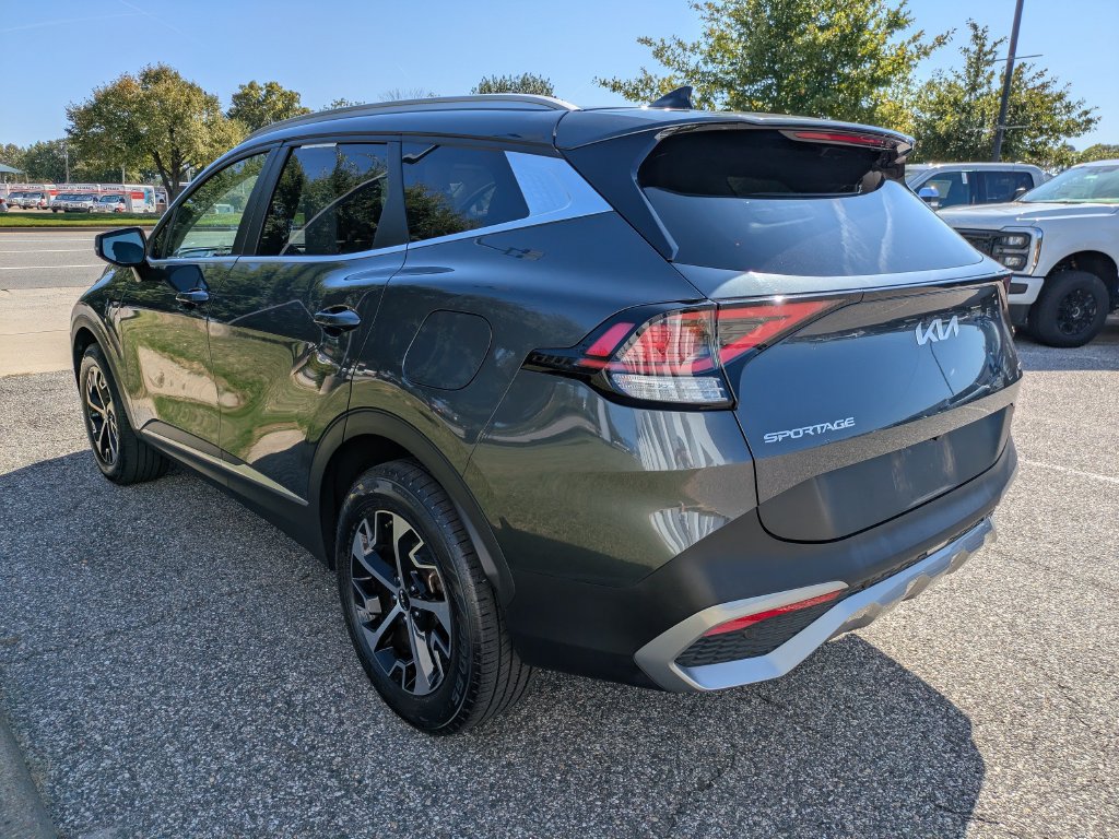 Used 2023 Kia Sportage EX AWD/4WD image 6
