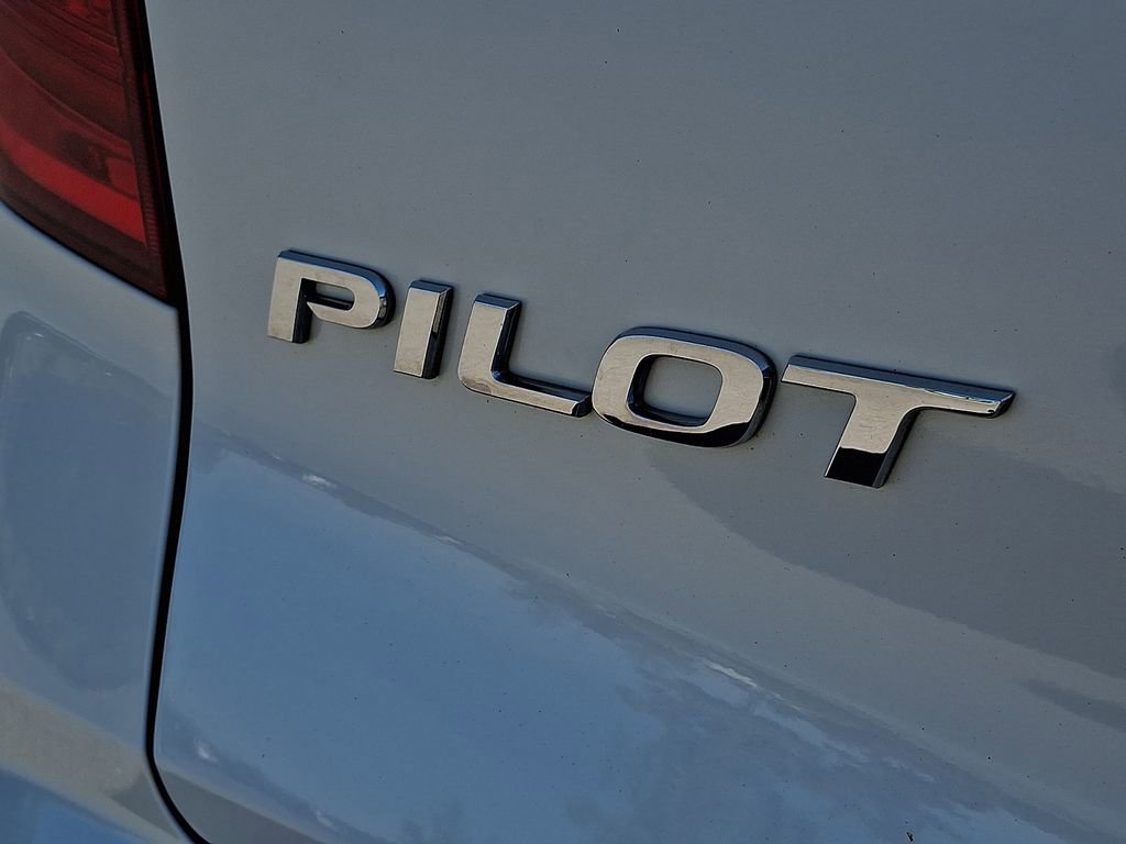 Used 2017 Honda Pilot Touring image 37