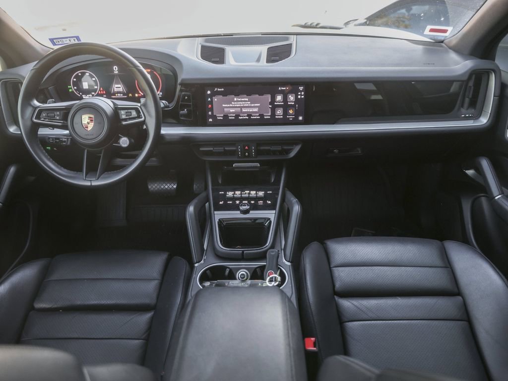 Certified 2024 Porsche Cayenne AWD/4WD image 32