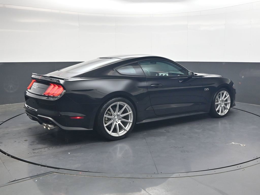 Used 2018 Ford Mustang GT RWD image 4