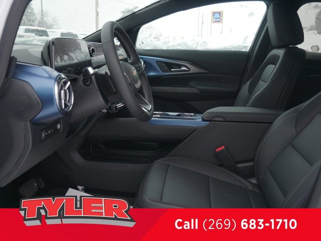 New 2026 Chevrolet Equinox EV LT w/ LPO, Blackout Package AWD/4WD image 36