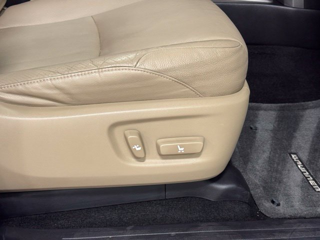 Used 2011 Toyota 4Runner Limited AWD/4WD image 11
