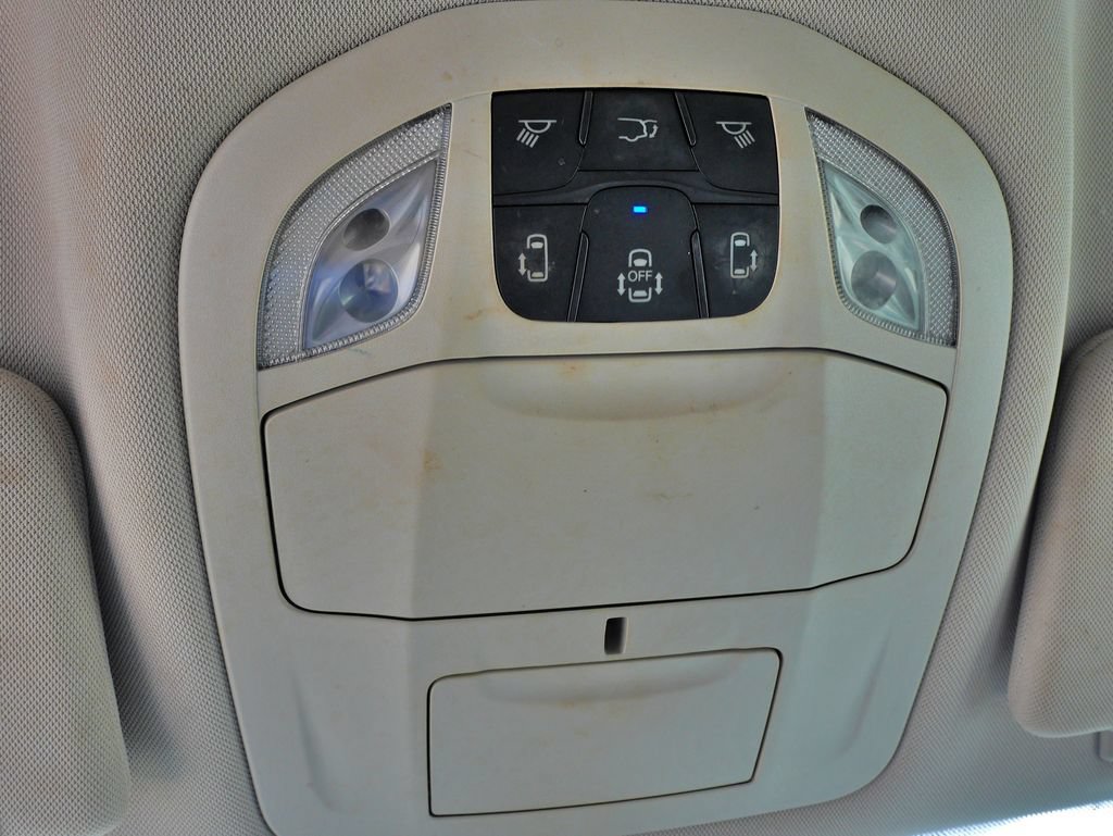 Used 2019 Chrysler Pacifica Touring-L FWD image 27