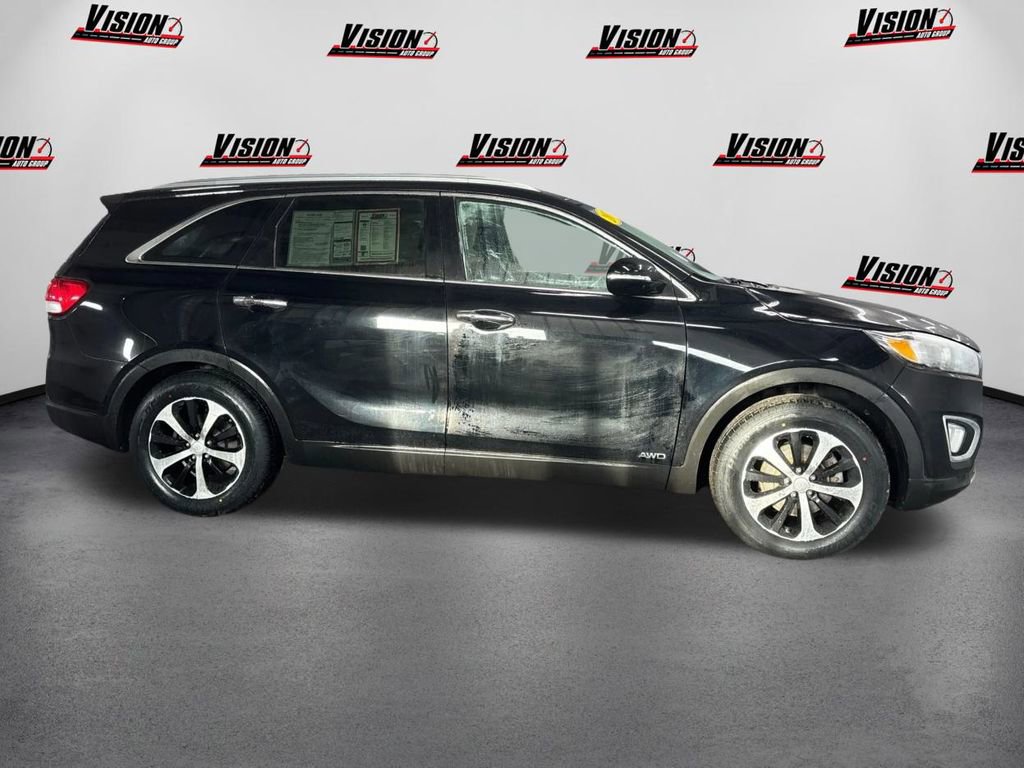 Used 2017 Kia Sorento EX image 4