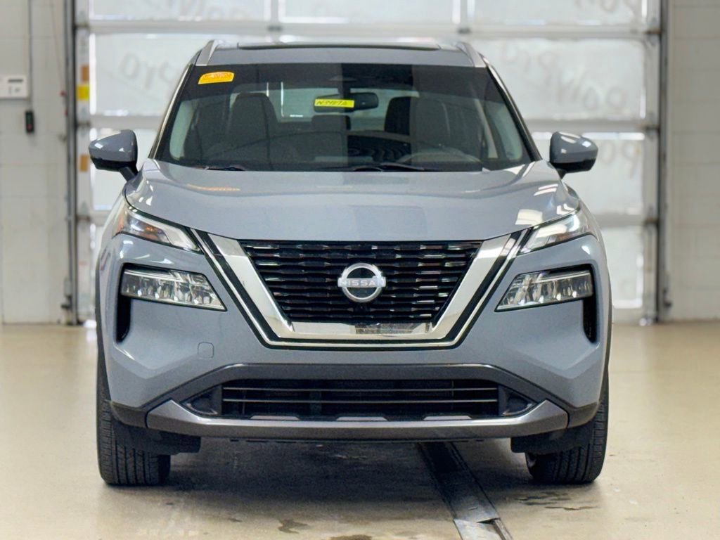 Used 2023 Nissan Rogue SL AWD/4WD image 2