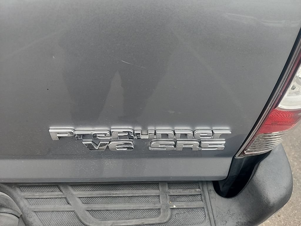 Used 2015 Toyota Tacoma PreRunner w/ SR5 Package RWD image 18