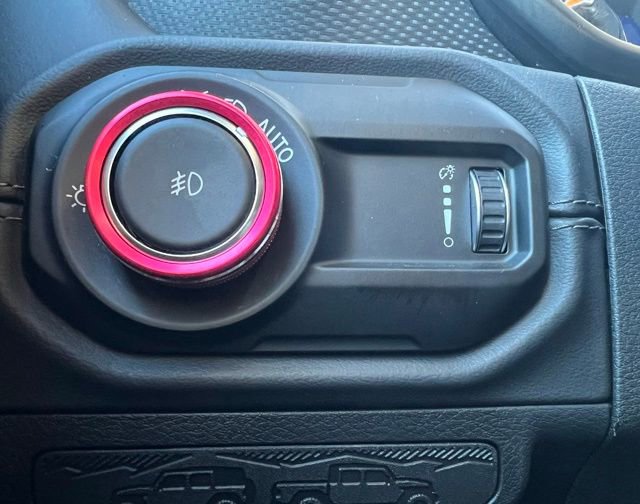 Used 2025 Jeep Wrangler Unlimited Rubicon w/ XTREMEE 35" Tire Package image 13