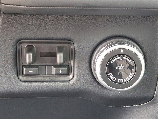 Used 2025 Lincoln Navigator Reserve image 25
