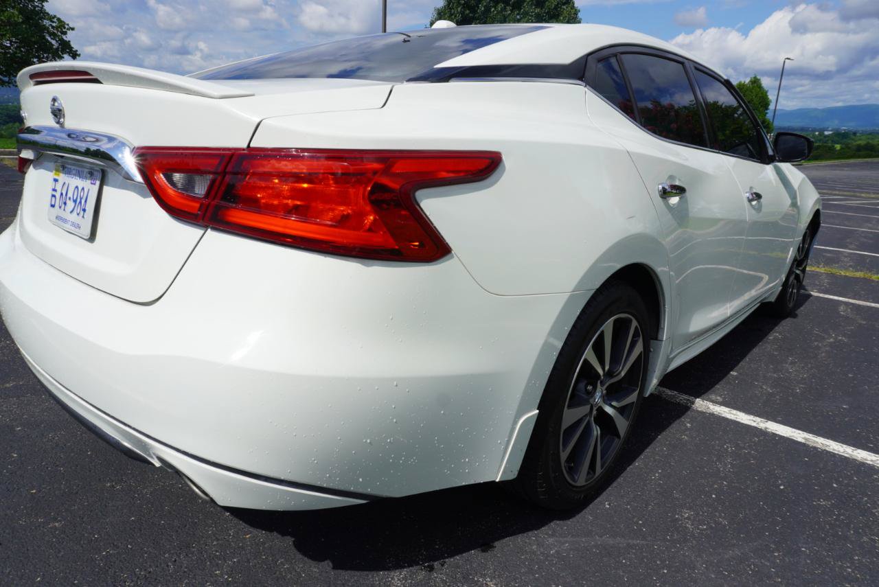 Used 2017 Nissan Maxima 3.5 S w/ Interior Lighting Package FWD image 8