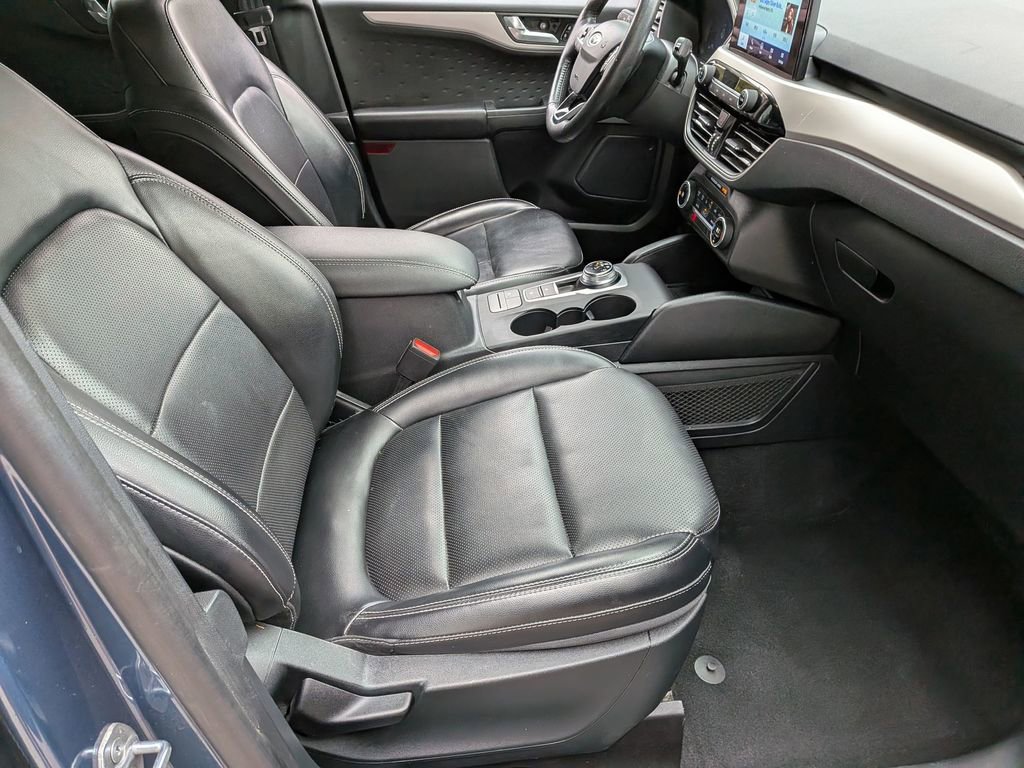 Used 2020 Ford Escape SE Sport image 32