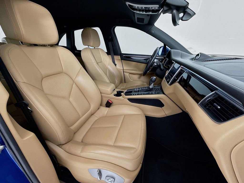 Certified 2018 Porsche Macan S AWD/4WD image 28