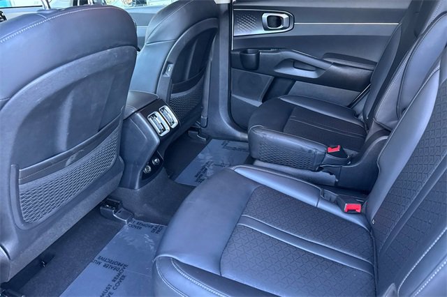 Used 2022 Kia Sorento S image 14