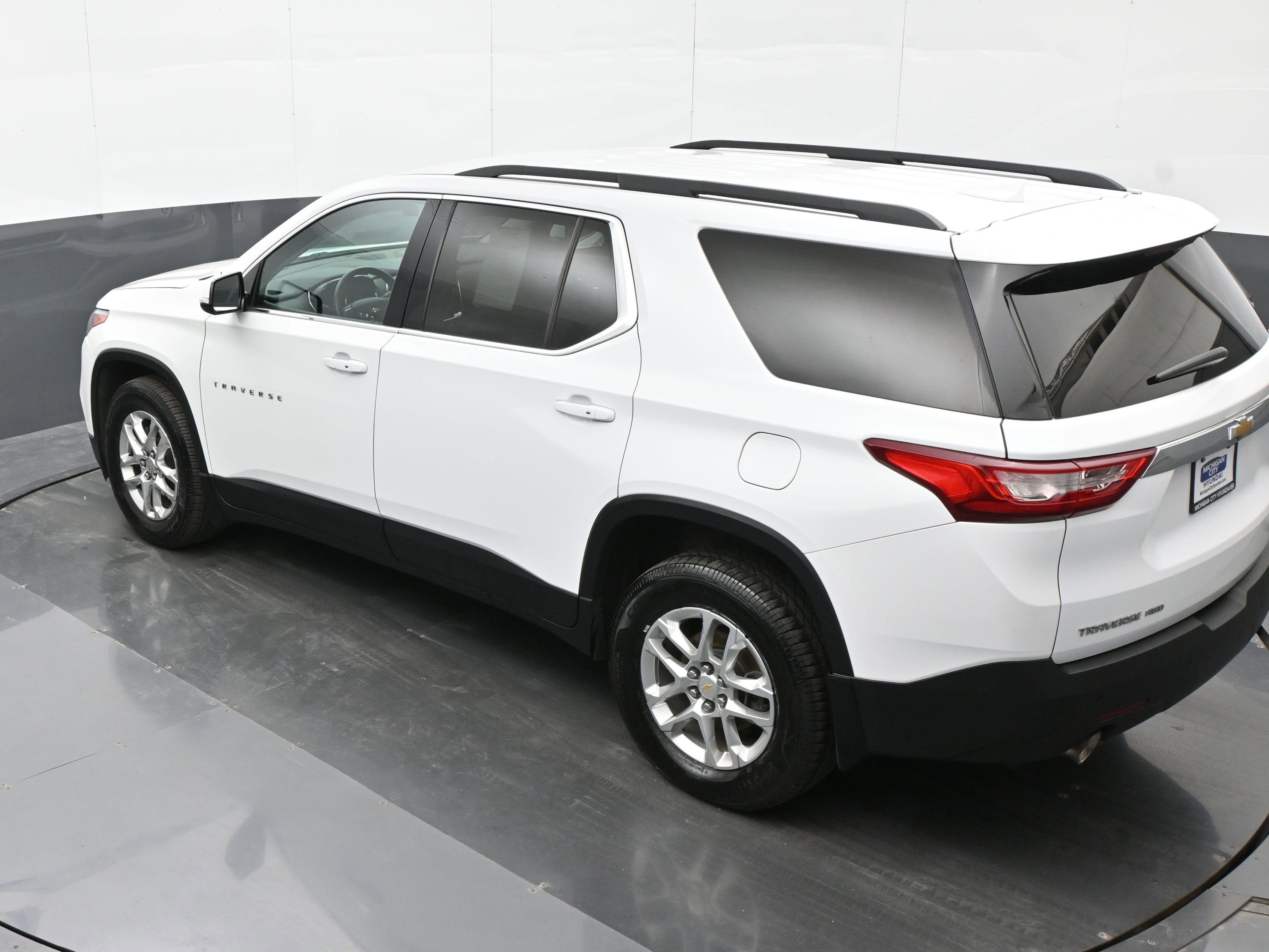 Used 2020 Chevrolet Traverse LT w/ Driver Confidence II Package AWD/4WD image 30