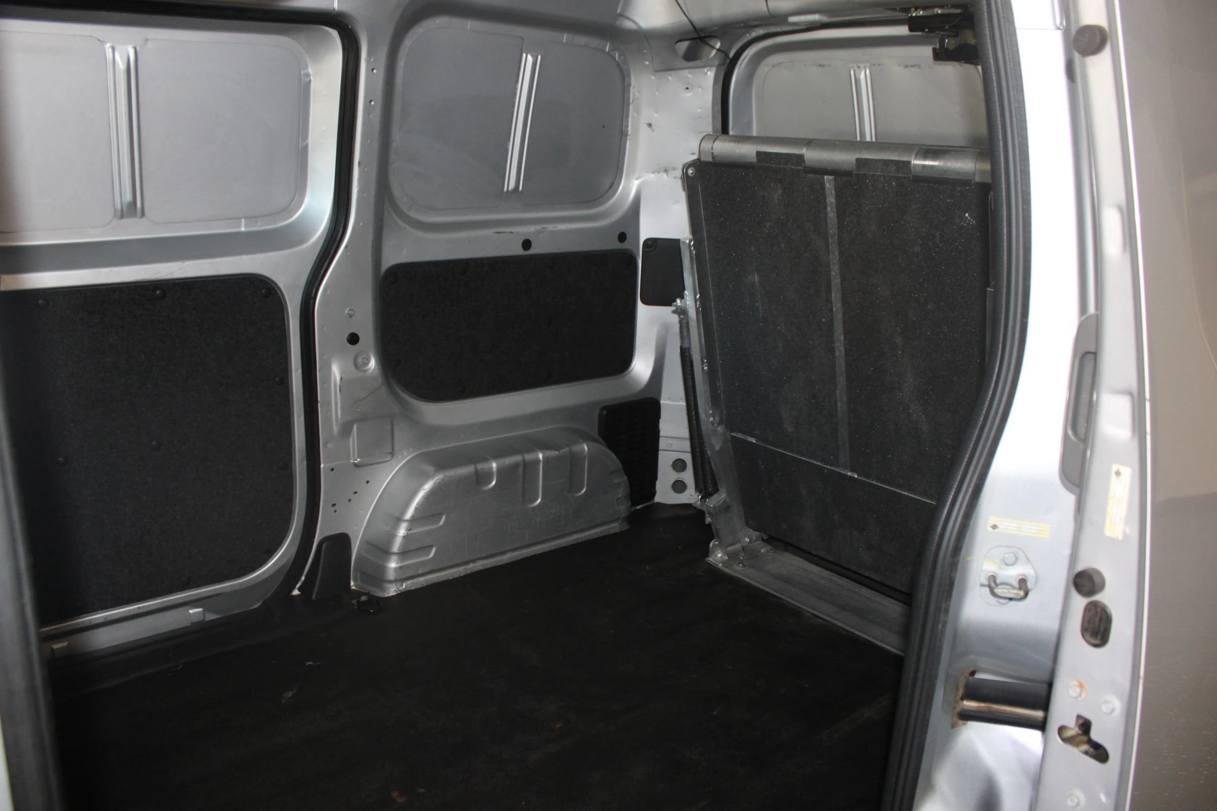 Used 2015 Chevrolet City Express LS FWD image 17
