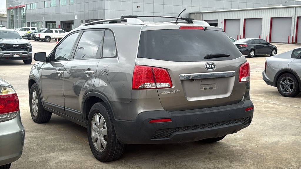 Used 2012 Kia Sorento LX w/ Convenience Pkg image 4