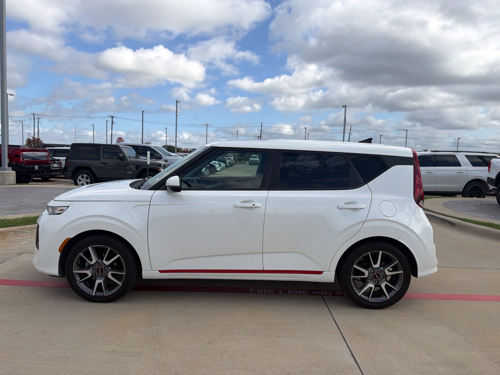 Used 2022 Kia Soul GT-Line FWD image 3