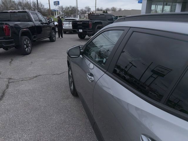 Used 2025 Chevrolet Trax LT w/ LT Convenience Package image 21