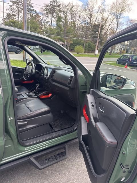 Used 2024 Nissan Frontier PRO-4X w/ Pro Premium Package image 18