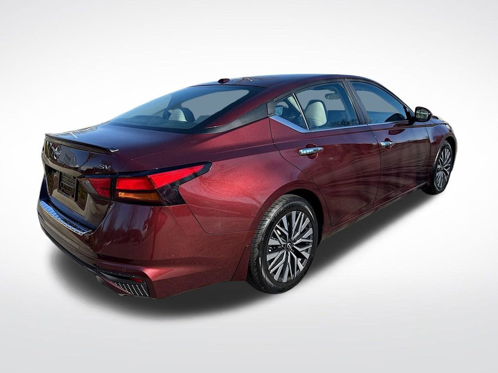 Used 2023 Nissan Altima 2.5 SV w/ SV Premium Package image 7