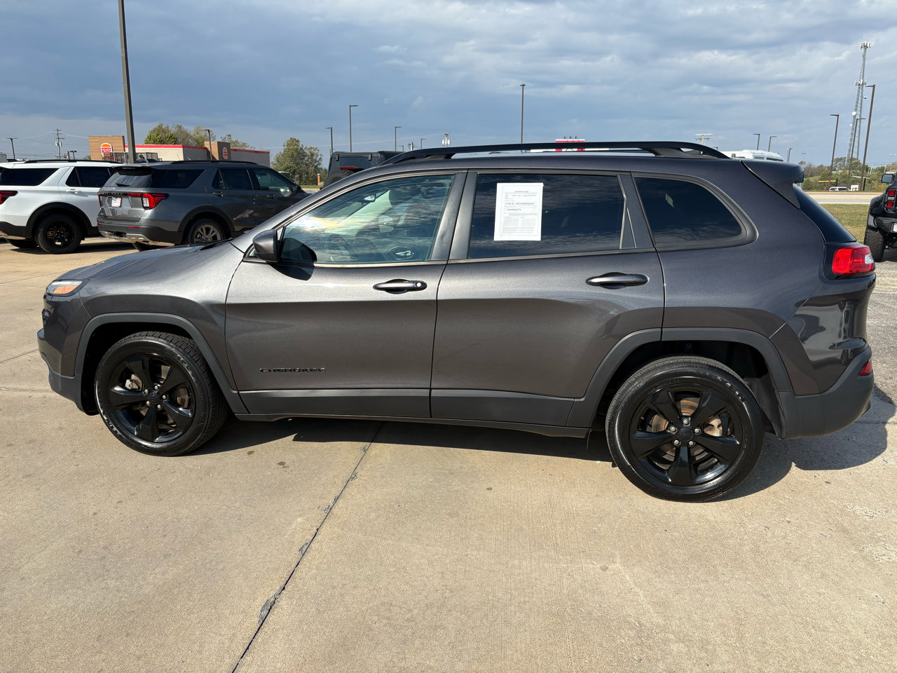 Used 2016 Jeep Cherokee Latitude image 7