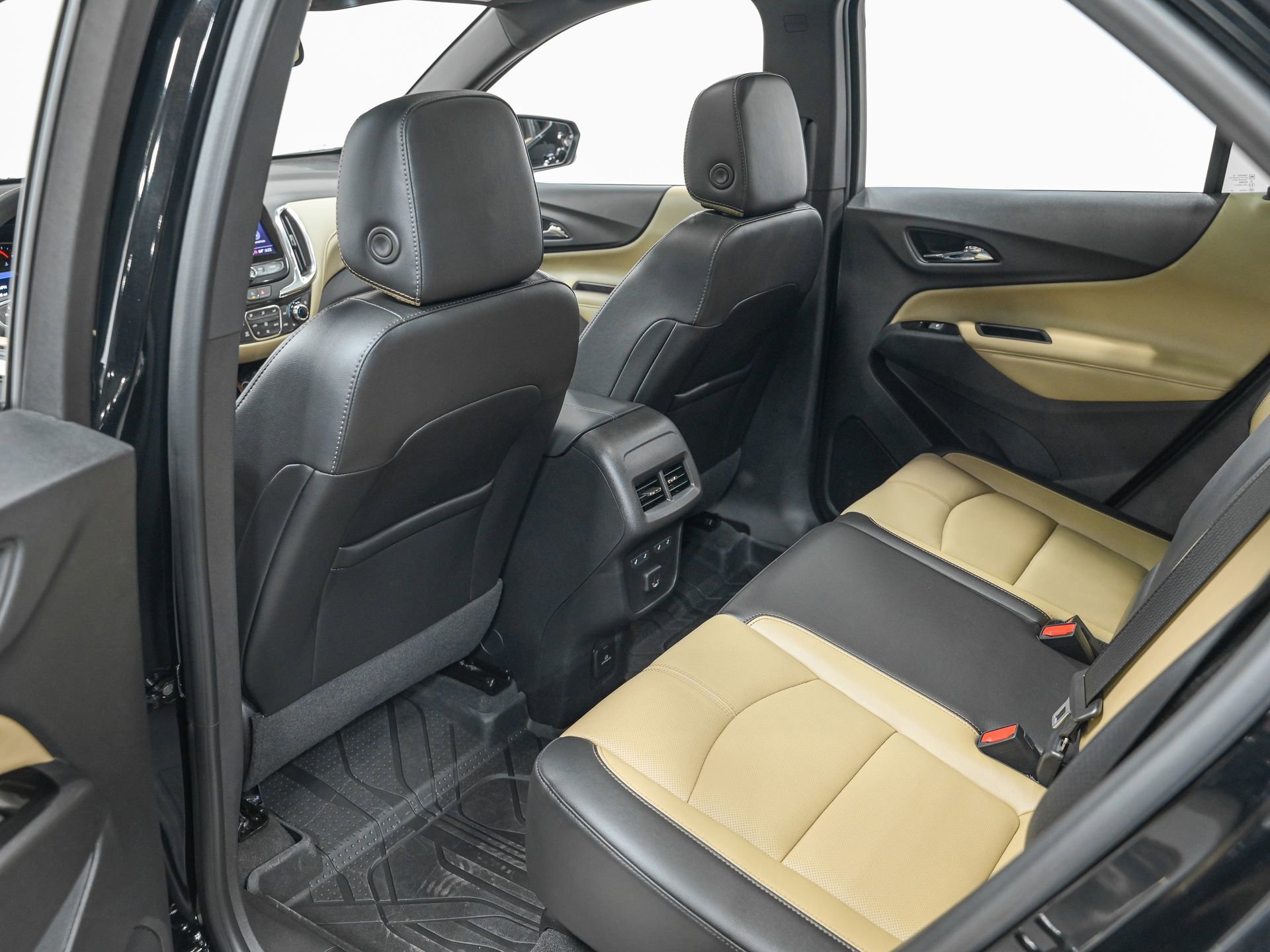 Used 2023 Chevrolet Equinox Premier image 27