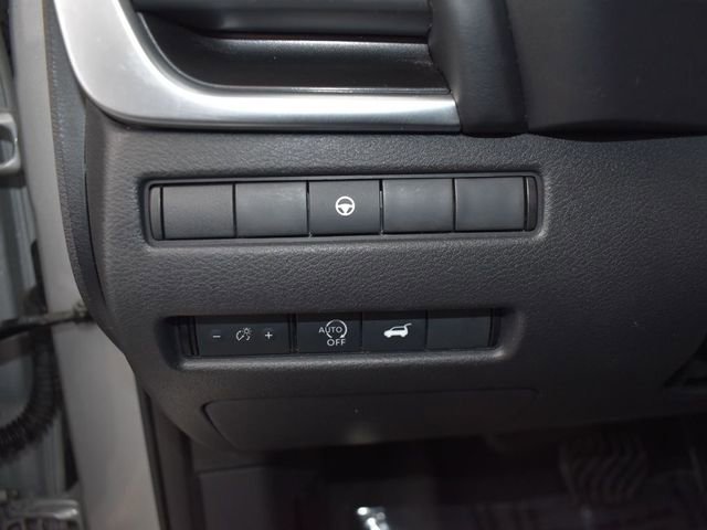 Used 2024 Nissan Rogue SV image 15