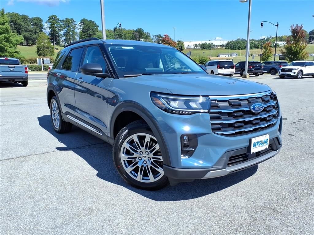Used 2025 Ford Explorer Active w/ Active Comfort Package image 1