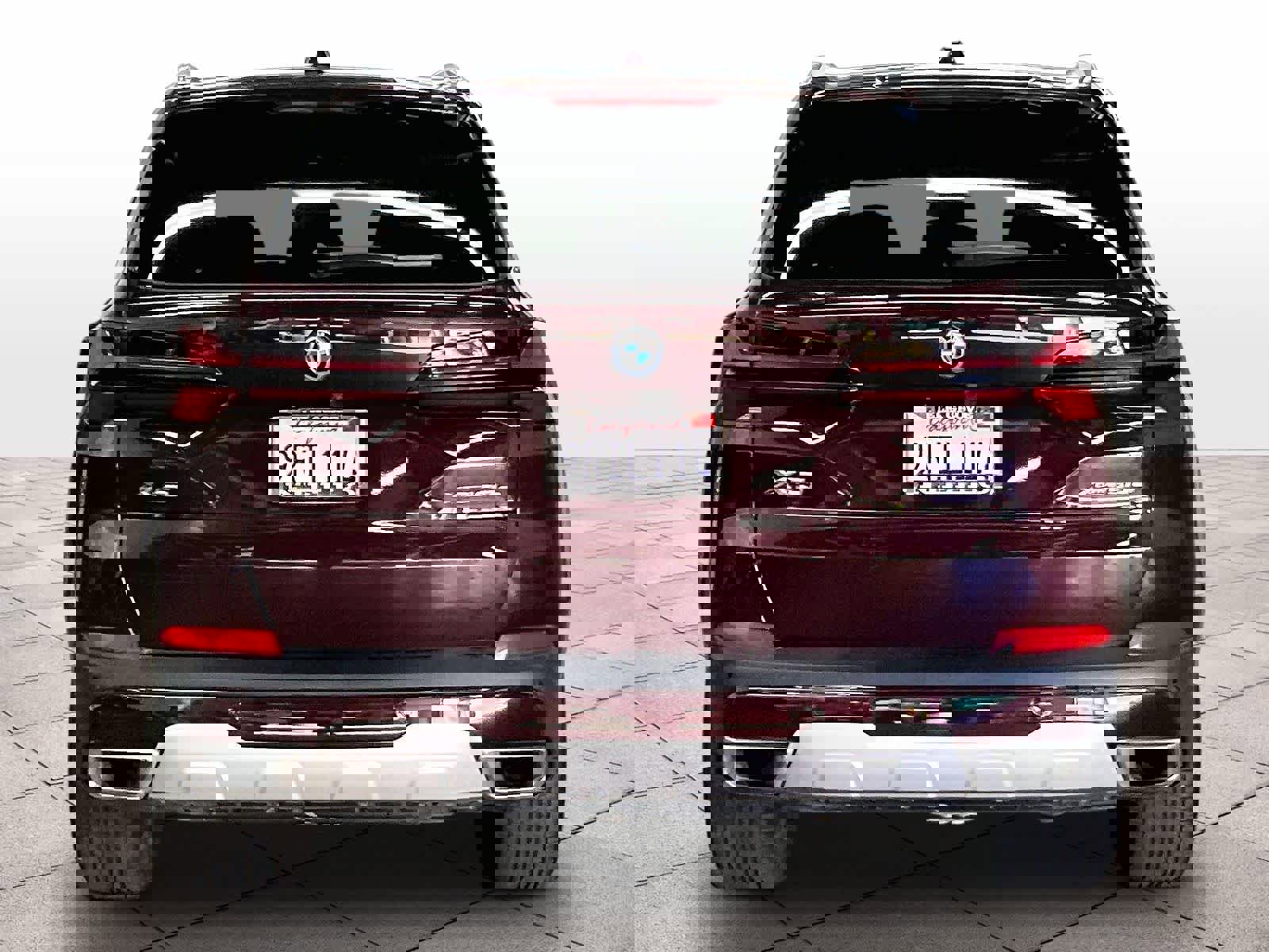 Used 2025 BMW X5 xDrive50e w/ Premium Package image 7