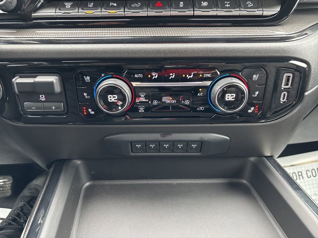 Used 2024 Chevrolet Silverado 2500 ZR2 w/ Technology Package image 35