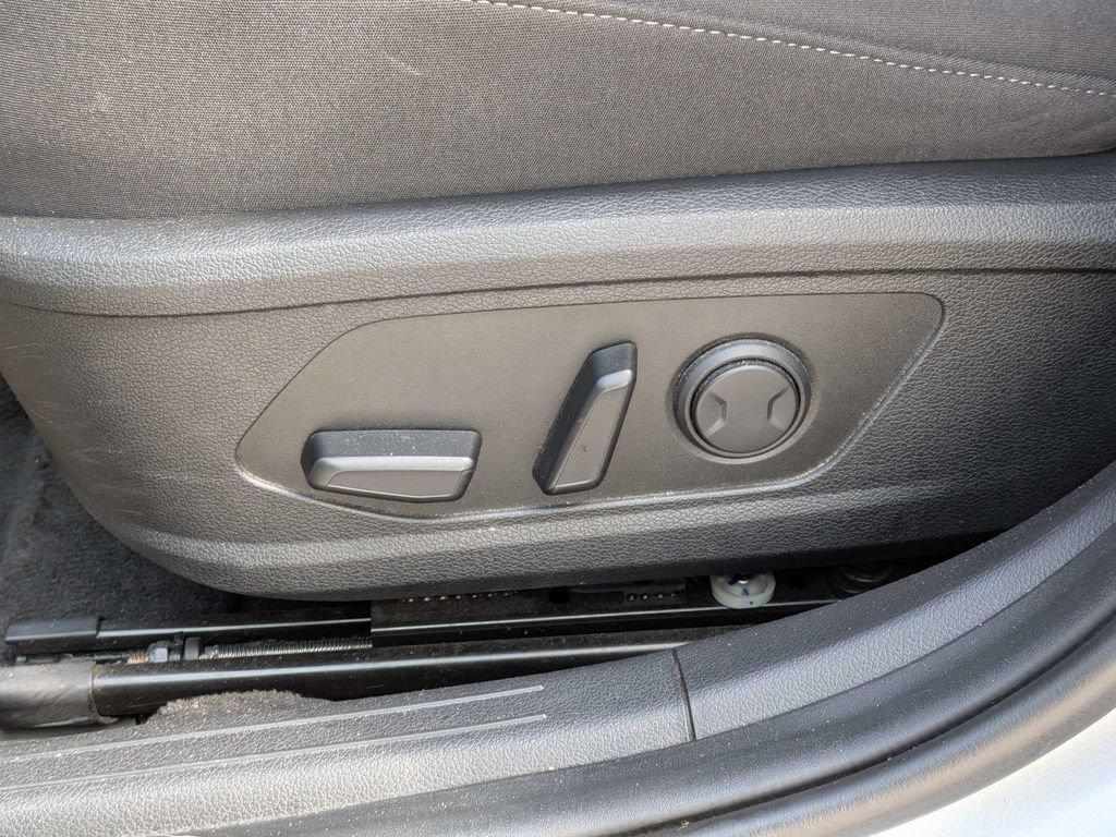 Used 2025 Hyundai Sonata SEL FWD image 17