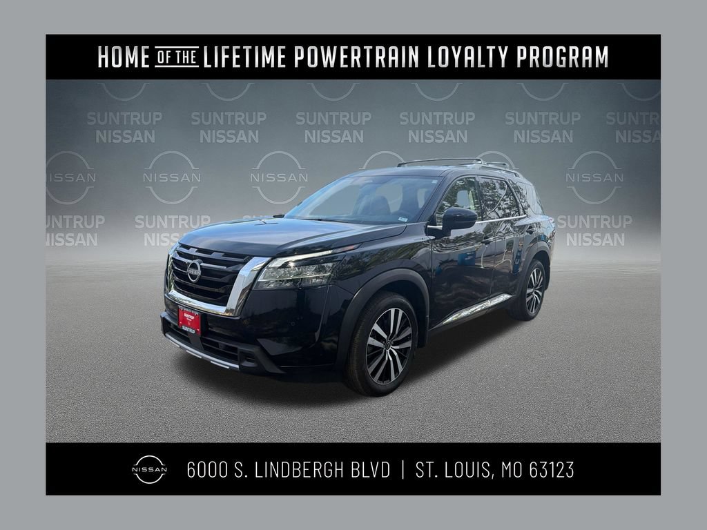 Used 2024 Nissan Pathfinder Platinum FWD image 1