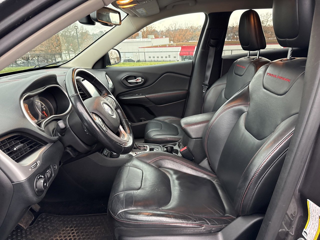 Used 2016 Jeep Cherokee Trailhawk w/ Comfort/Convenience Group image 7