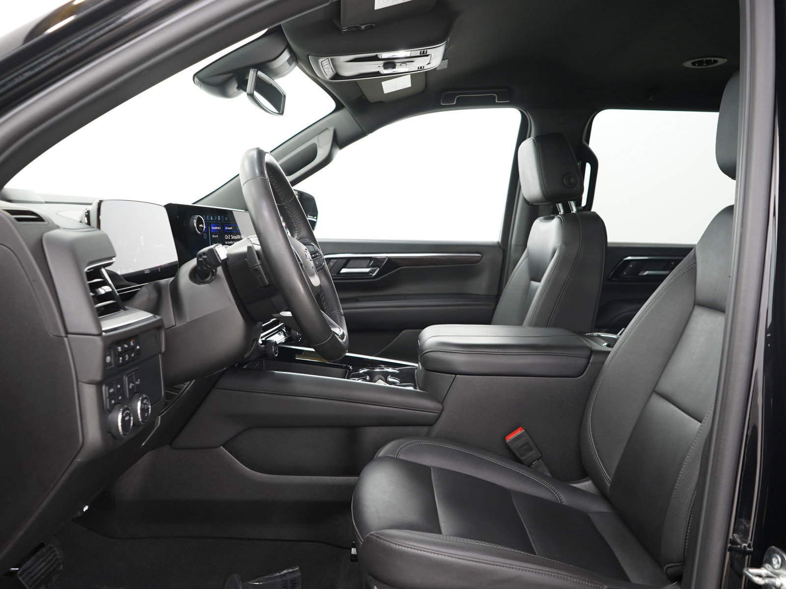 Used 2025 Chevrolet Suburban Z71 AWD/4WD image 19