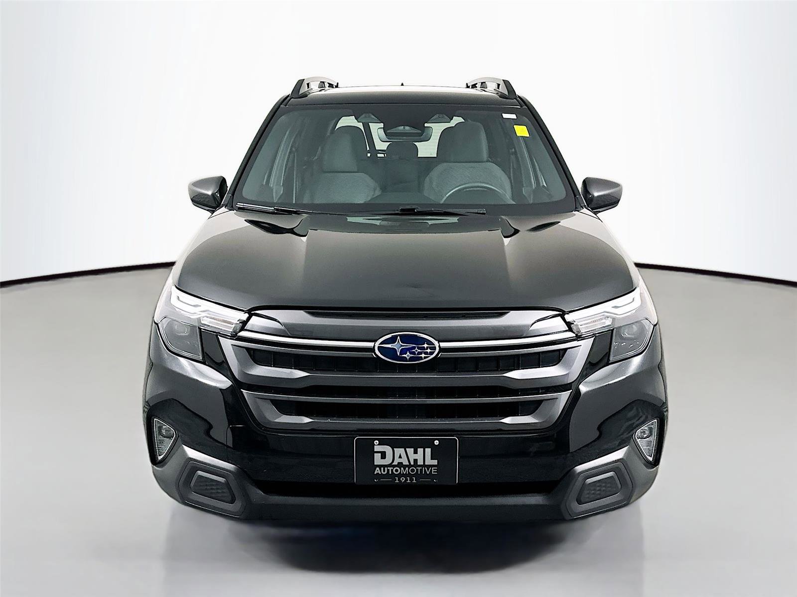 Used 2025 Subaru Forester Premium w/ Convenience Package #2 image 3