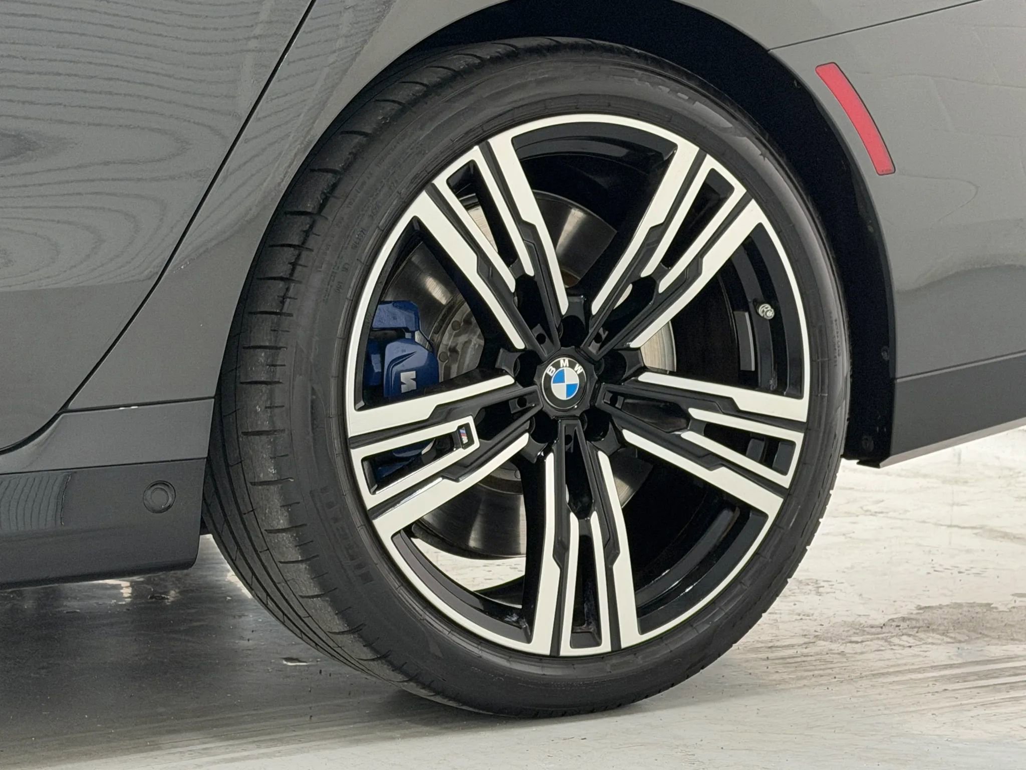 Used 2024 BMW 760i xDrive AWD/4WD image 53