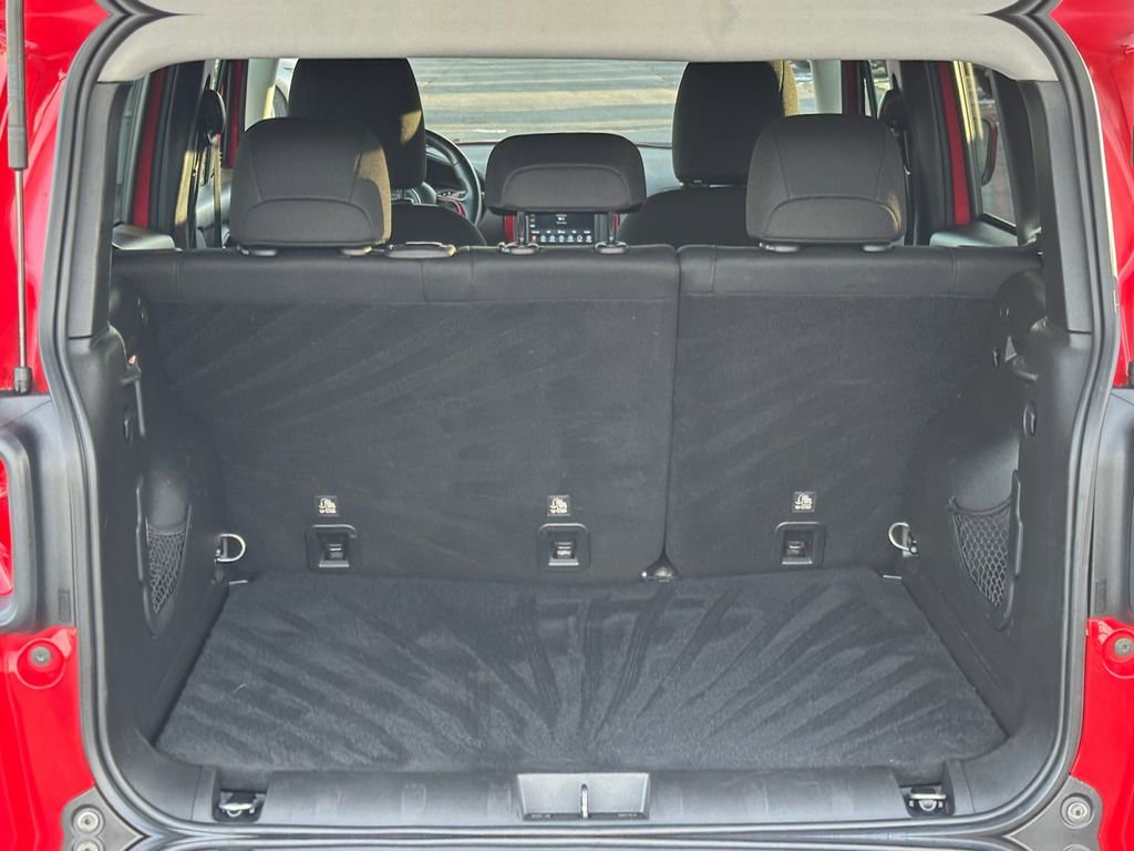 Used 2020 Jeep Renegade Latitude w/ Cold Weather Group image 21