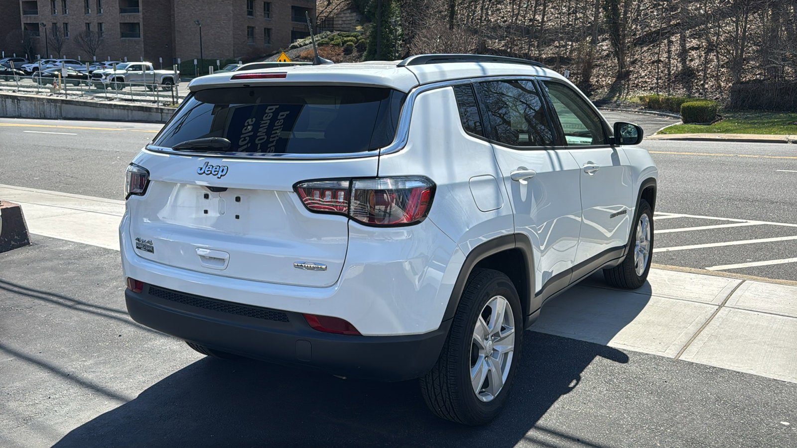 Certified 2022 Jeep Compass Latitude w/ Convenience Group AWD/4WD image 9
