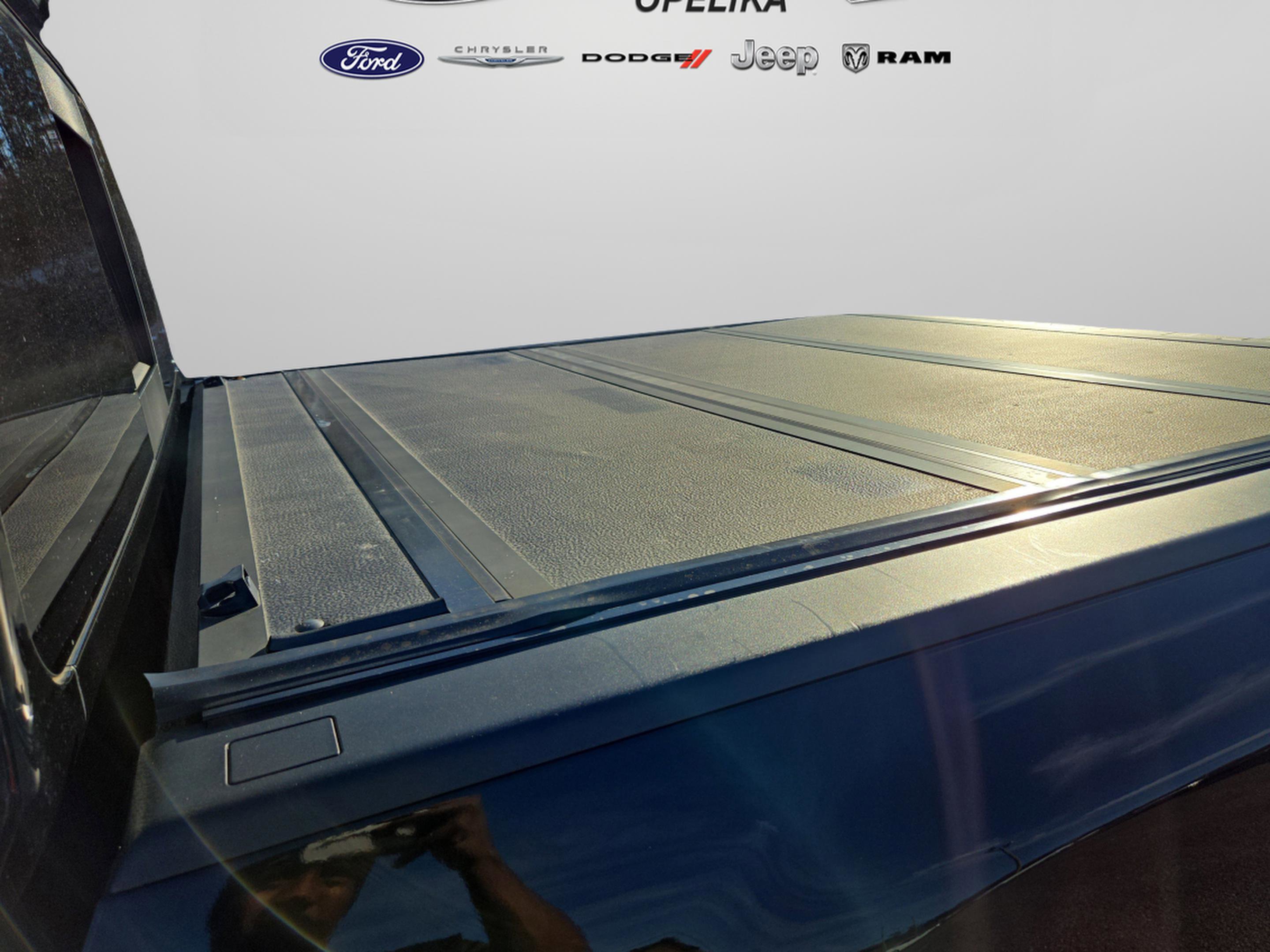 Used 2021 Nissan Titan SV w/ SV Convenience Package image 31