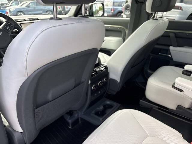 Used 2025 Land Rover Defender 130 X-Dynamic SE AWD/4WD image 16