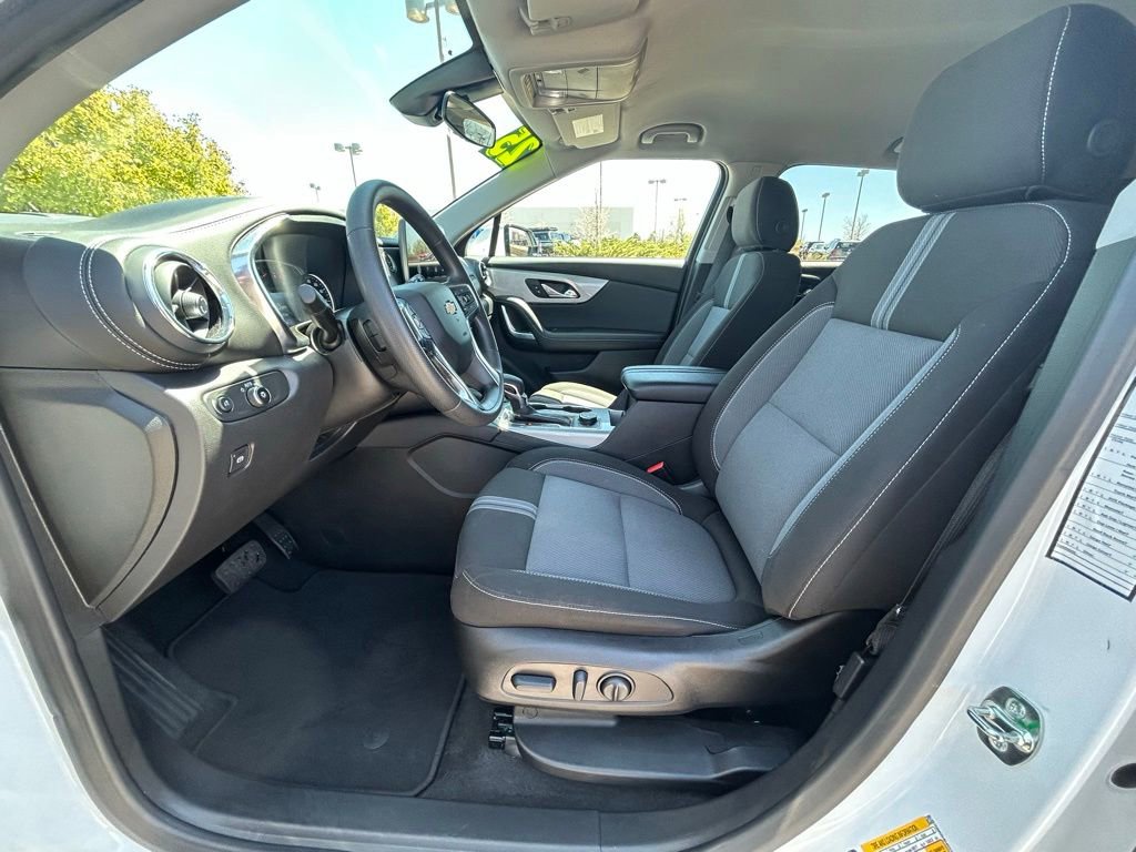 Used 2025 Chevrolet Blazer LT AWD/4WD image 11