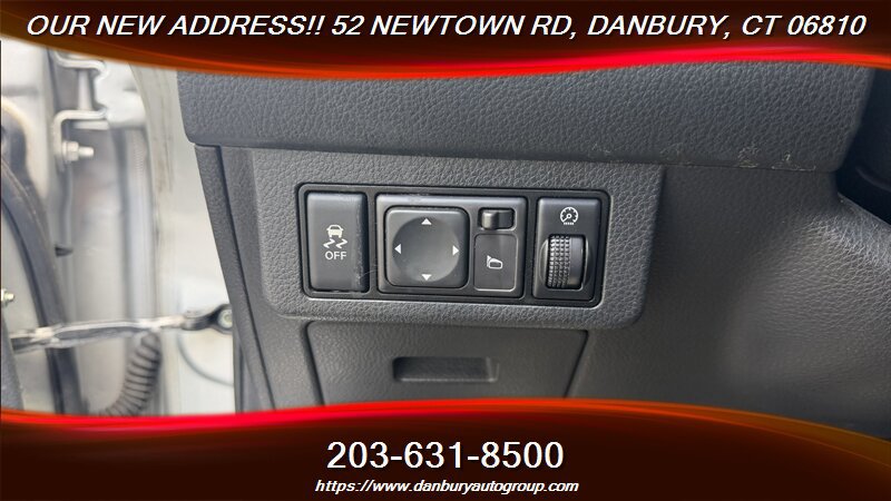 Used 2012 Nissan Versa 1.8 S w/ Special Edition Pkg FWD image 18